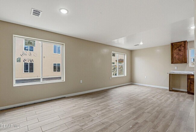 Building Photo - 6002 1/2 Pam McCall Drive Unit 3