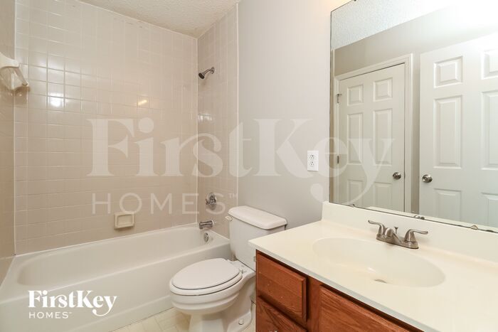 Building Photo - 13224 Greycrest Dr