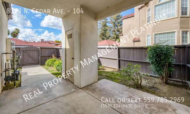 Building Photo - $2,195 Cedar & Nees 3/2 Condo, New LVP Flo...