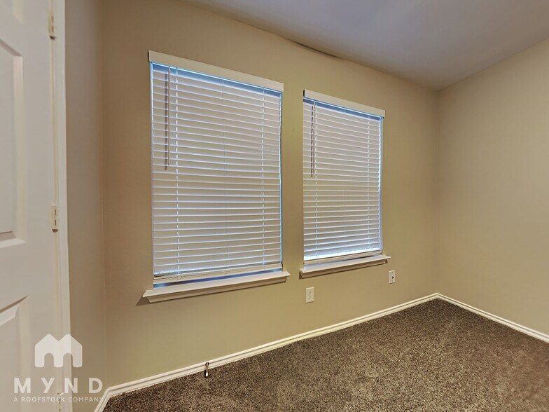 Building Photo - 3523 Avalon Castle Dr