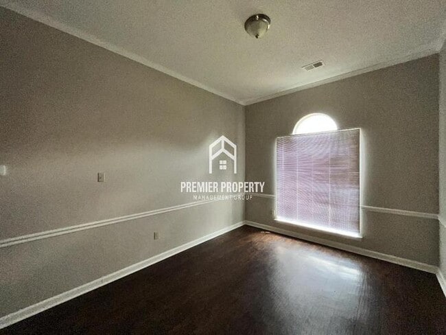 Building Photo - 6620 Brickmont Rd
