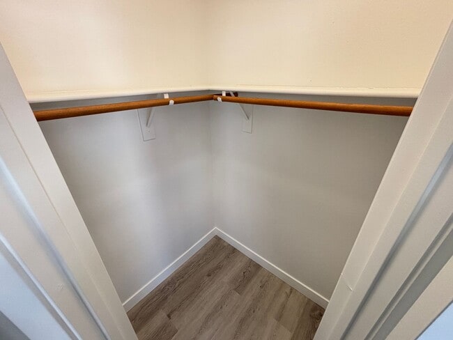 Building Photo - Beautifully updated 2Bed/2Bath single-story home w/ 2-car garage in the desirable Northwest Las V...