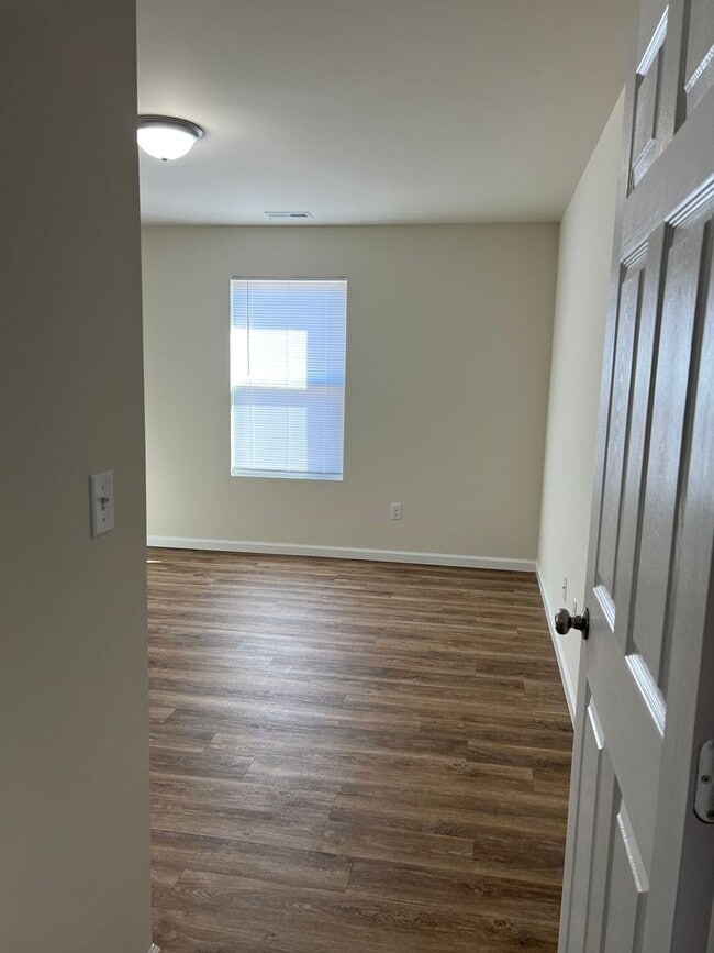 Building Photo - NEW 3 bed/2 bath with 1 car garage for lea...