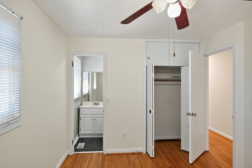 Building Photo - 1580 N Honeycutt St