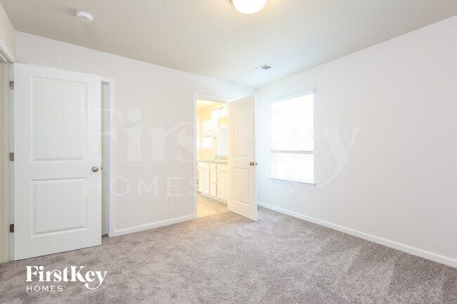 Building Photo - 408 Stonefence Dr