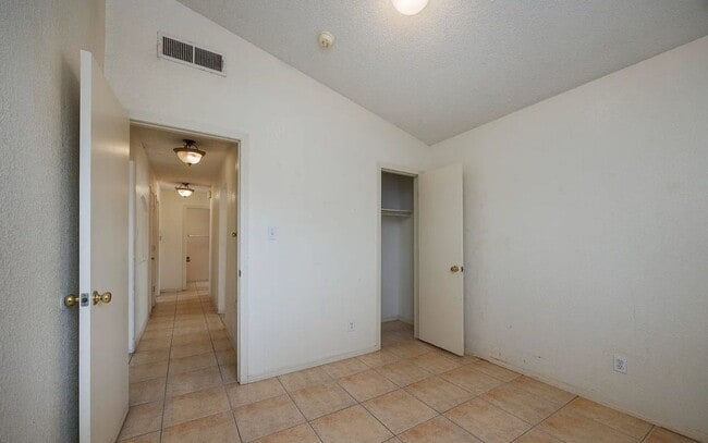 Building Photo - 2488 Tierra Rica Way