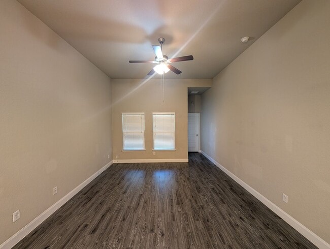 Building Photo - Less than 1 Mile to Gruene / Fridge Included/ Gas Cooking / Covered Patio / CISD