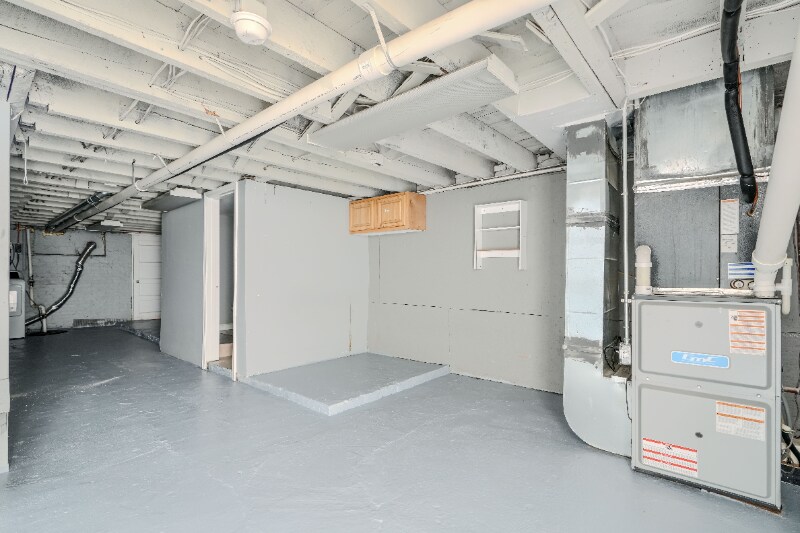 Building Photo - 709 N Linwood Ave