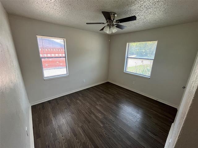 Building Photo - 1321 Woodcrest Dr