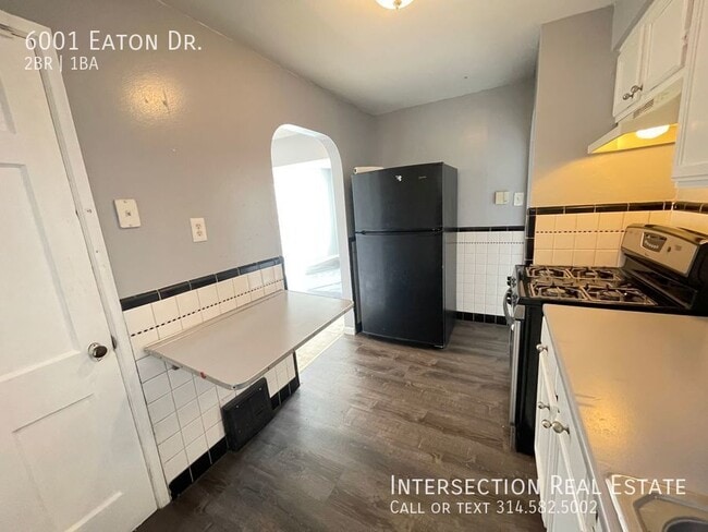 Building Photo - 6001 Eaton Dr