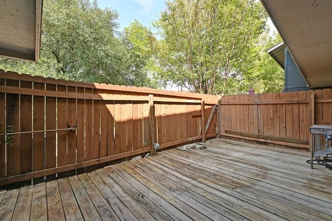 Building Photo - 5920 Little Creek Trail