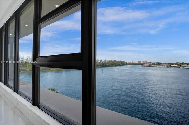 Building Photo - 900 NE Spanish River Blvd