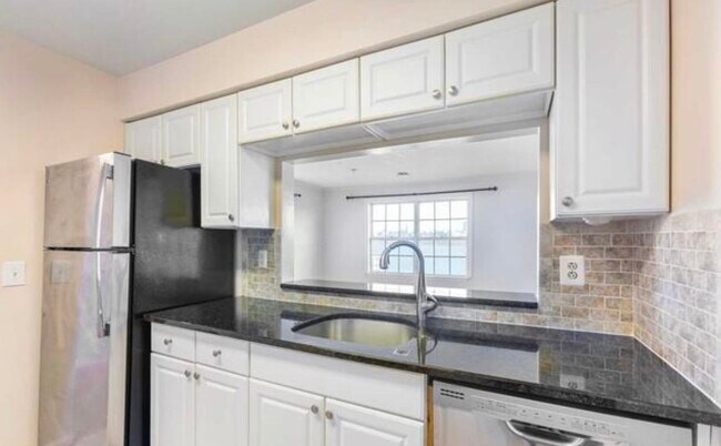 Building Photo - 32 Bergen Ridge Rd