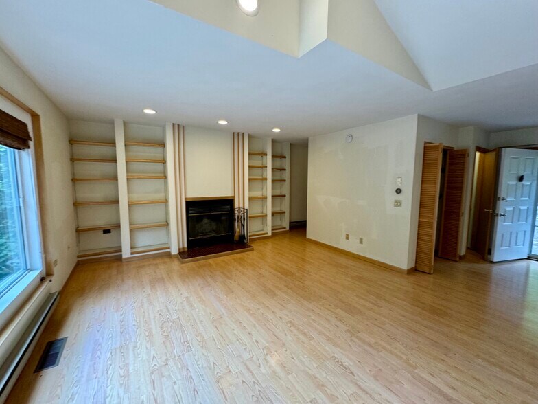 Building Photo - 113 Penny Ln