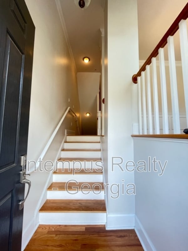 Building Photo - 1688 Mosaic Way