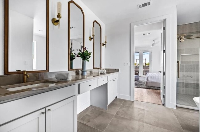 Building Photo - 183 S Prairie Ave