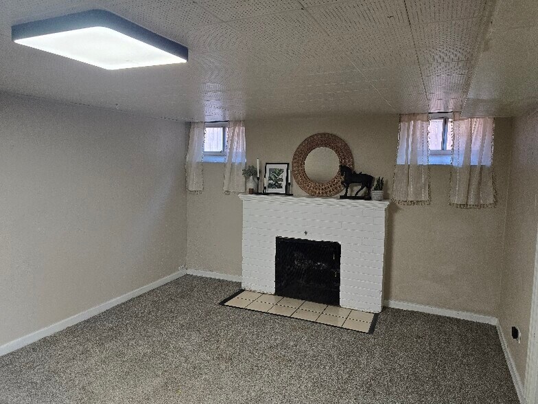 Building Photo - 753 Bellaire St