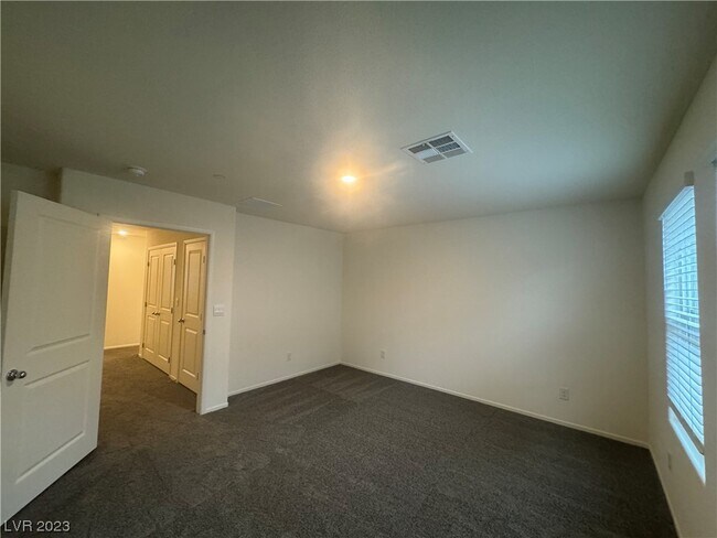 Building Photo - 9923 Florence Hills St