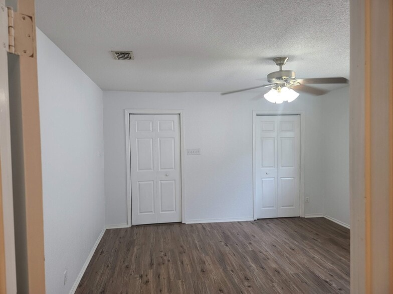 Building Photo - 4810 Cherry Tree Dr