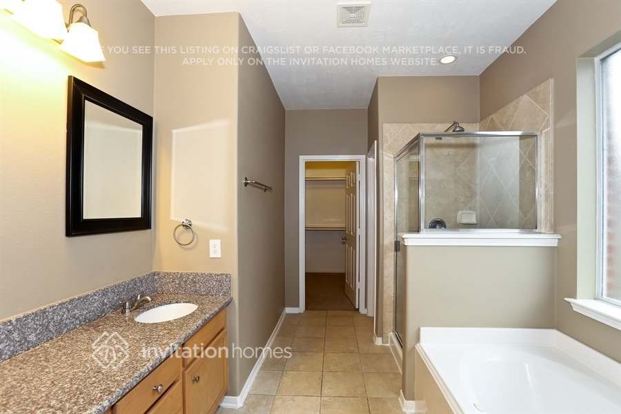 Building Photo - 17043 Sperry Landing Dr