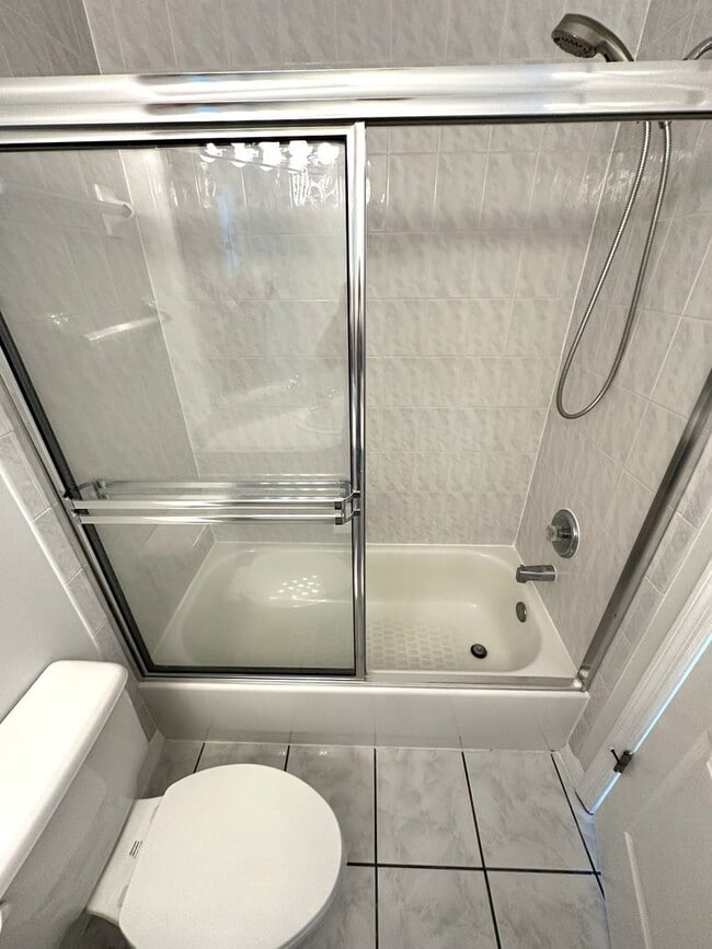 Building Photo - TIERRA VERDE - Updated Unfurn. Annual - 3 BR/3.5 BA, 2 CG Tandem Garage