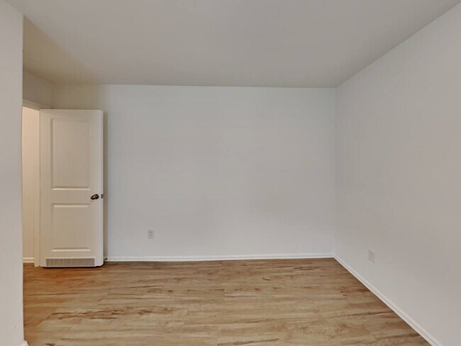 Building Photo - 22263 Stoney Ravine Dr