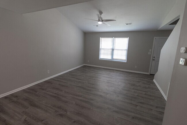 Building Photo - 1607 Bold Ruler Ct