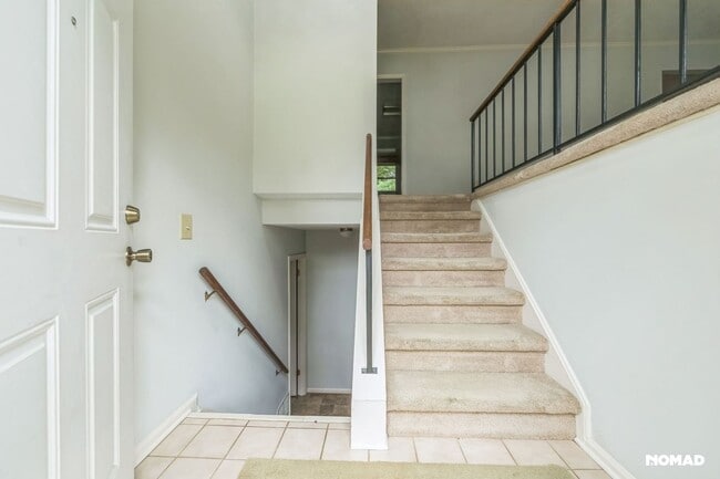 Building Photo - Spacious 4BR House in Asheville