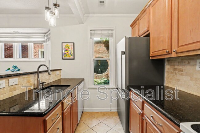 Building Photo - 1021 Brighthurst Dr
