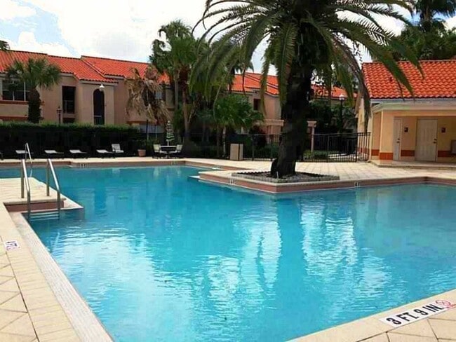 Building Photo - 3350 Pinewalk Dr N