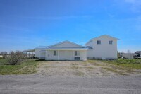 Building Photo - Stunning St. Anthoney Home: Recently Remod...