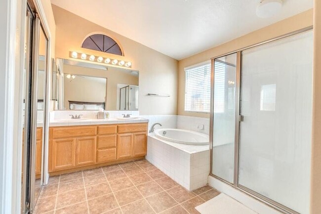 Building Photo - 679 Apricot Ct