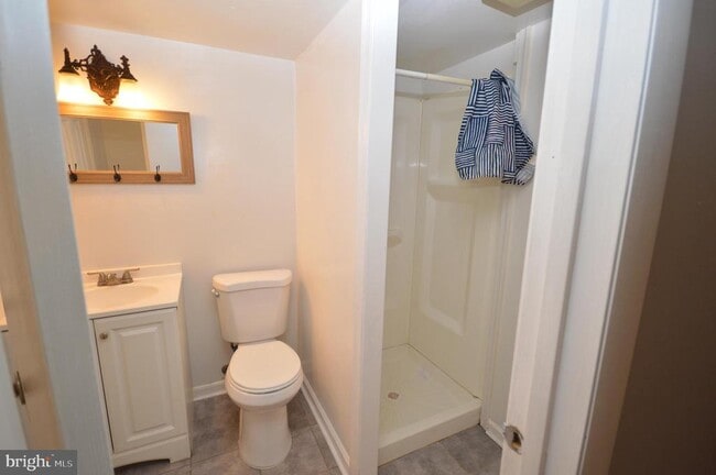 Building Photo - 7011 Vantage Dr