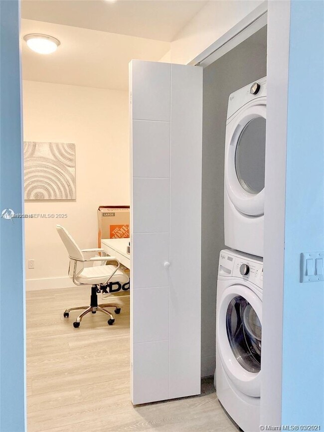 Building Photo - 2960 NE 207th St