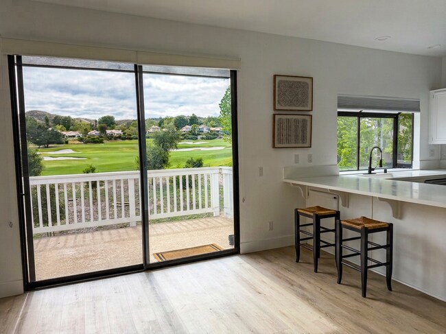 Building Photo - 31 Oak Knolls