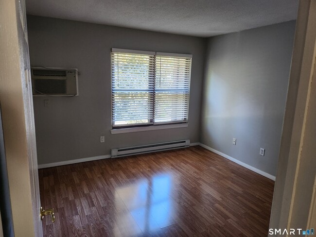 Building Photo - 96 Wellington Dr