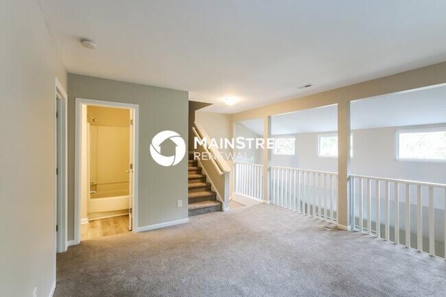 Building Photo - 3 Bedroom Pet-Friendly Home in CHARLOTTE, NC with Main Street Renewal
