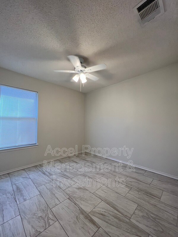 Building Photo - 5408 N 35th St