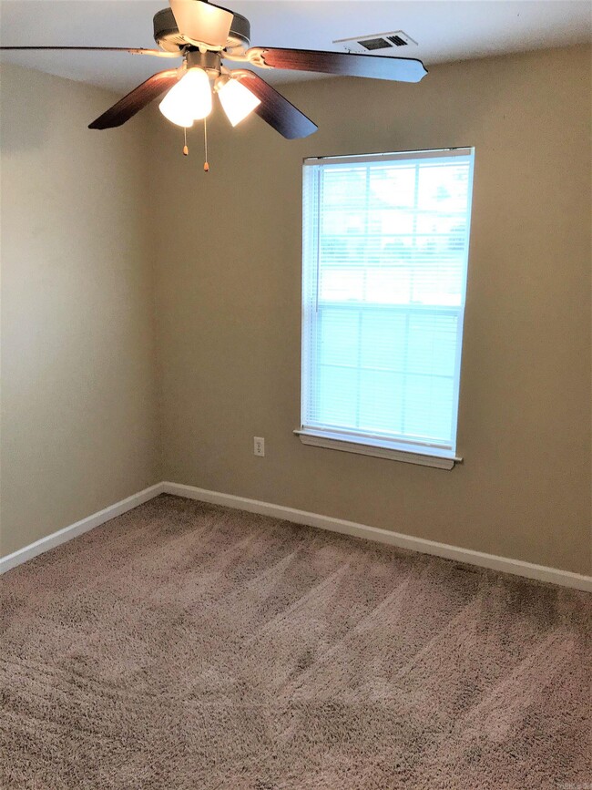 Building Photo - 2408 Pleasant Forest Dr