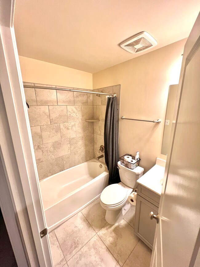 Building Photo - 8355 Daydream Cres