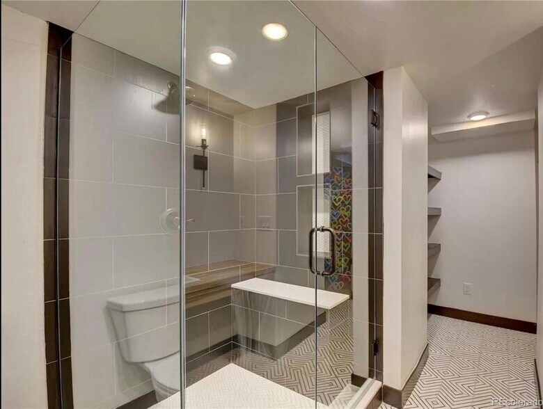 Building Photo - 2126 Grove St