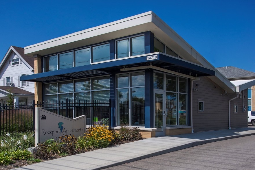 Rockport Apartments 14710 Puritas Ave Cleveland OH 44135 Apartment