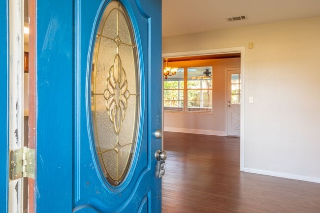 Building Photo - Glynlea Park