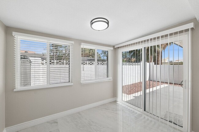 Building Photo - 7826 E Heatherbrae Ave