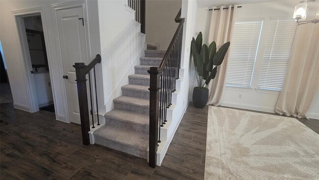 Building Photo - 125 Raleigh Dr