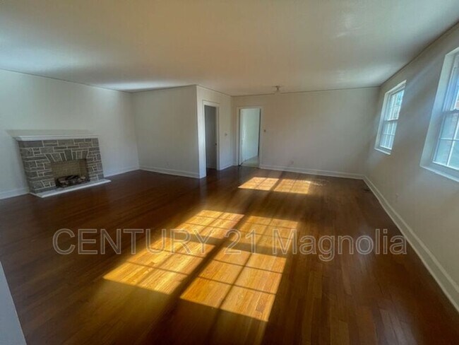 Building Photo - 105 Nut Grove Dr