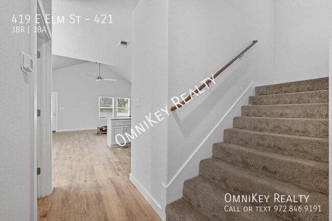 Building Photo - 419 E Elm St