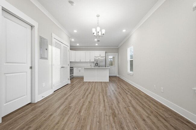 Building Photo - 3 Bedroom End Unit with a Lake View!!