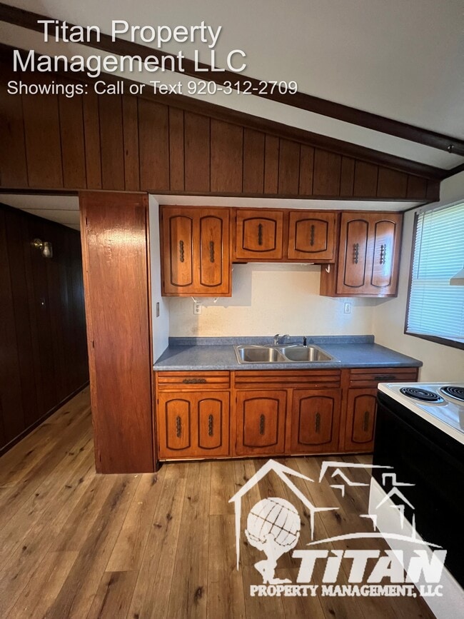 Building Photo - 1382 Maricopa Dr