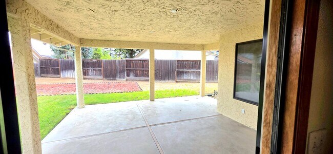 Building Photo - 1010 Nez Perce Dr